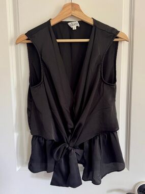glam Black V-Neck Tie-Front Peplum Camisole - Medium